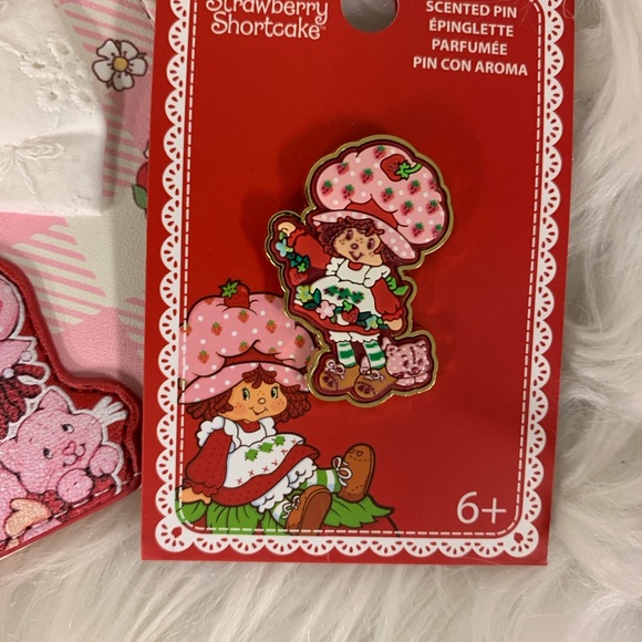 Strawberry Shortcake Gingham Bow Cardholder Wallet, Loungefly Scented Pin - Picture 2 of 6